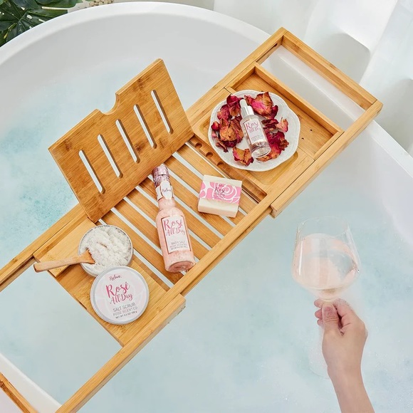 Pink Rose All Day Luxury Bubble Bath Roses Gift Set - Picture 7 of 7